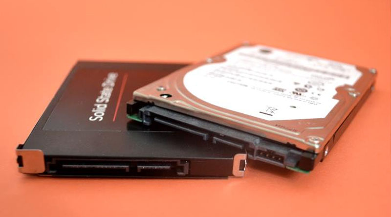 Sử dụng ổ cứng k&eacute;p t&iacute;ch hợp c&oacute; cả HDD v&agrave; SSD